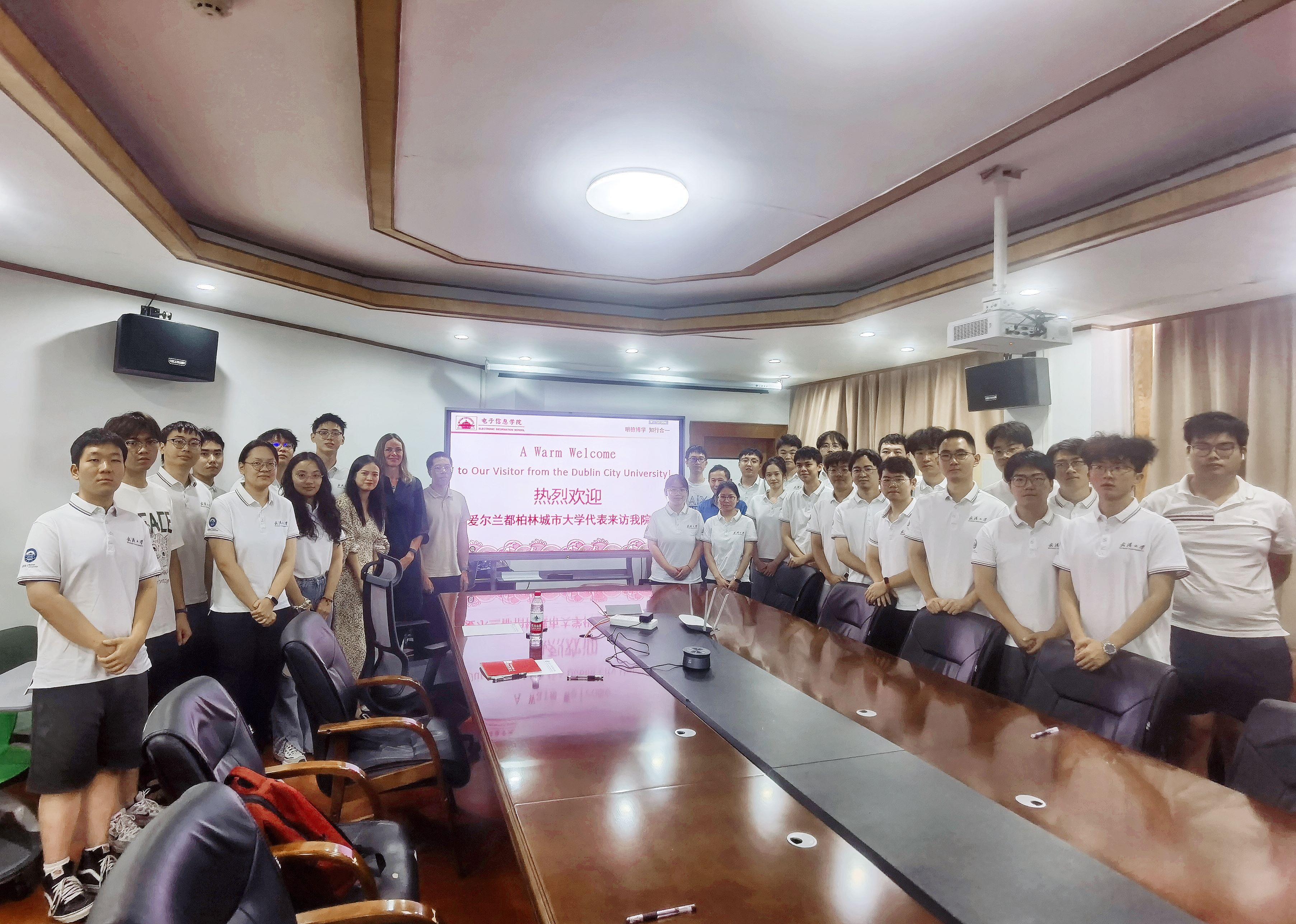 1727668343980067066.jpg 1727668343980067066.jpg